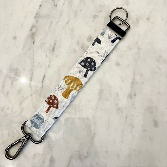 Handmade Mushroom key fob - Picture 2 of 3